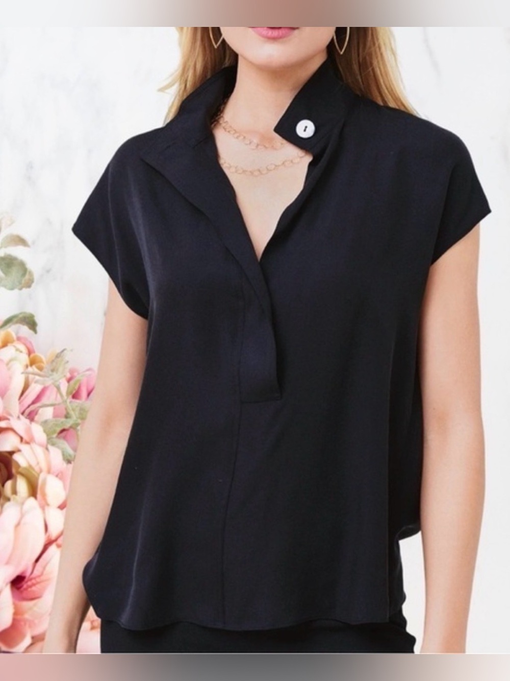 Vince Black Short-Sleeve Notch Collar Blouse with White Button